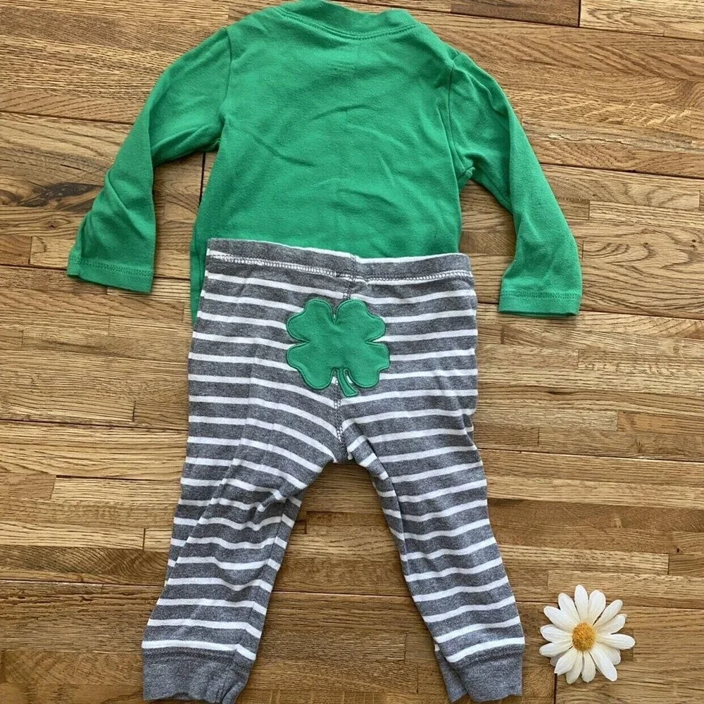 Carter's 2 Piece St. Patrick's Day Outfit‎ Size 12 Mo